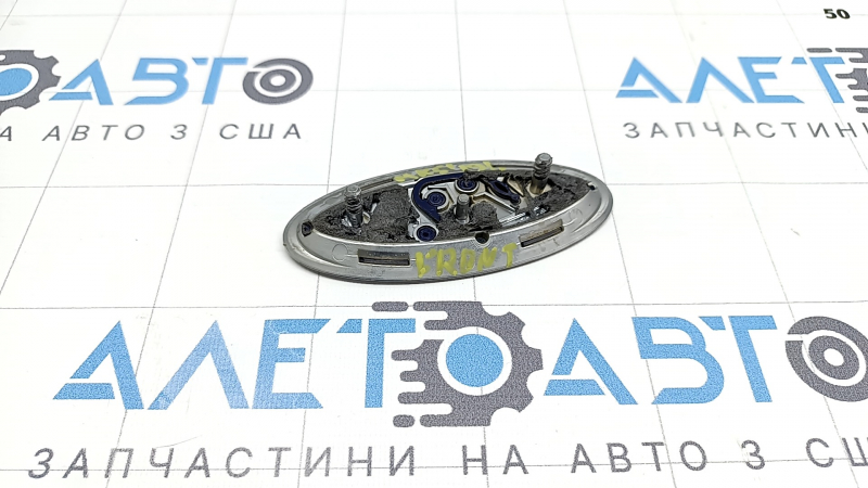 Эмблема значок переднего бампера Ford Fusion mk5 13-20 надломана