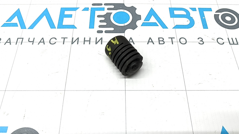 Отбойник крышки багажника правый Kia K5 21-26 нижний