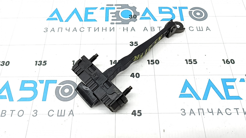 Ограничитель двери передней правой Kia K5 21-26