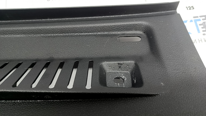 Накладка проема багажника VW Tiguan 09-18 черная, царапины