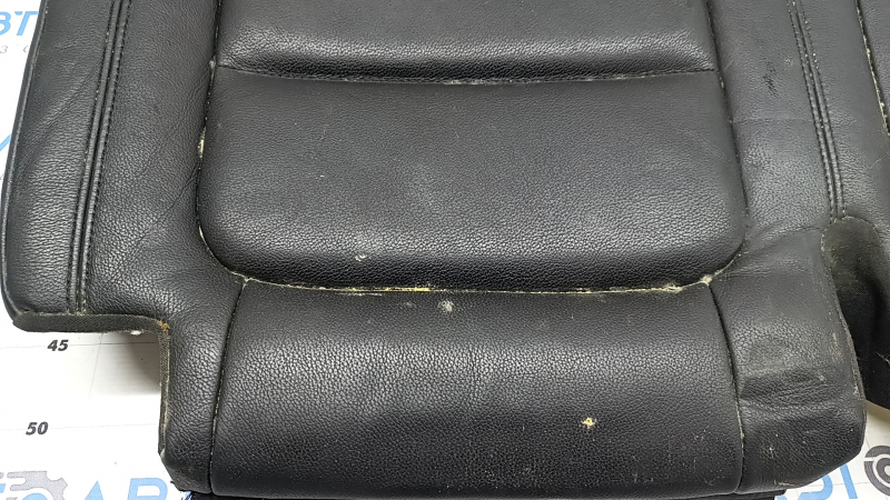 Обшивка подушки заднего сиденья 2-го ряда левая VW Tiguan 09-17 кожа черная, под химчистку