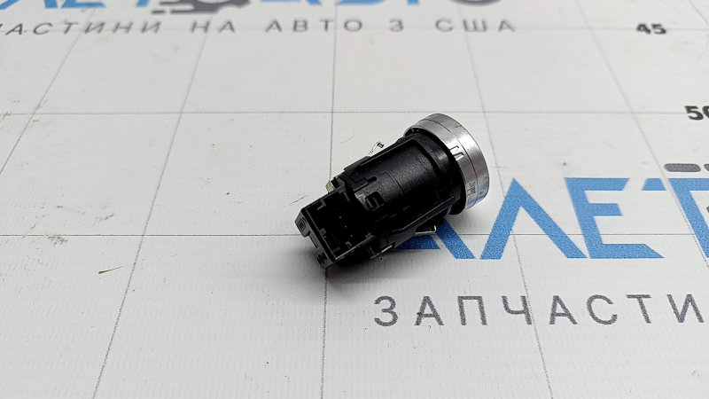 Кнопка start/stop VW Tiguan 09-18 потерта