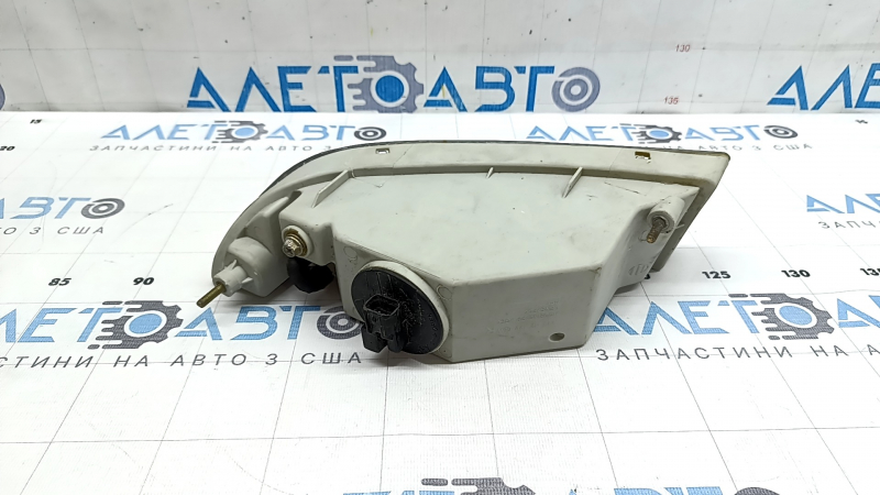 Протитуманна фара ПТФ права Toyota Corolla E120 00-04 галоген