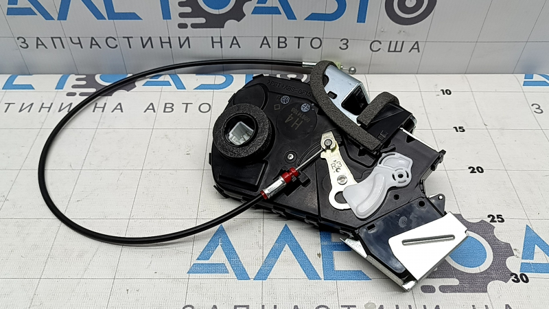 Замок двери багажника Lexus GX470 03-09