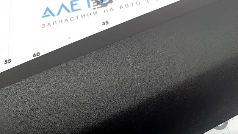 Накладка задней стойки нижняя левая Volvo XC90 16-26 черная, потерта