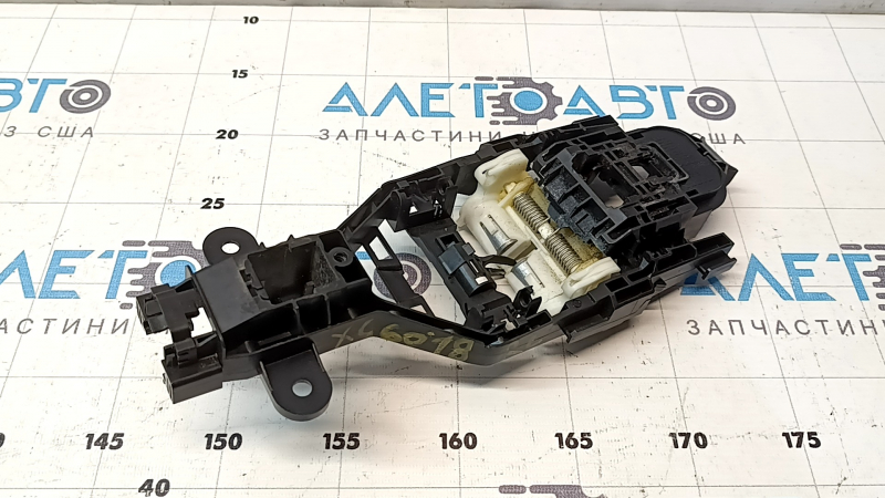 Механизм ручки двери задней левой Volvo XC60 18-26 под keyless и подсветку, сломана защелка