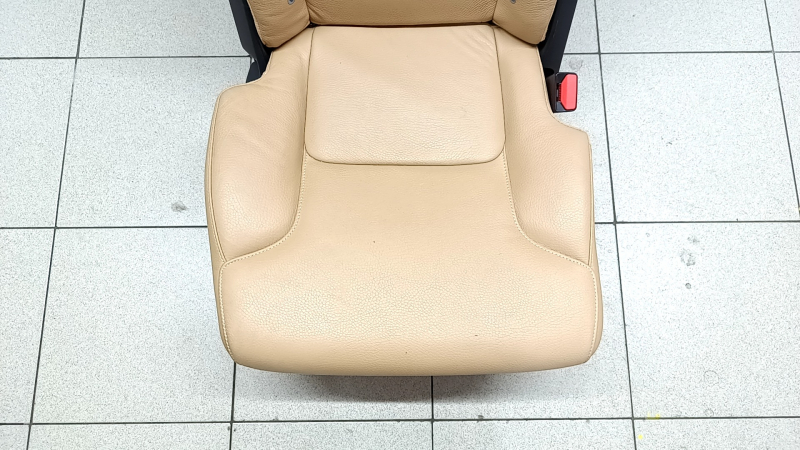 Заднее сиденье правое 2 ряд Volvo XC90 16-26 кожа бежевая, с подогревом, под 3 ряда