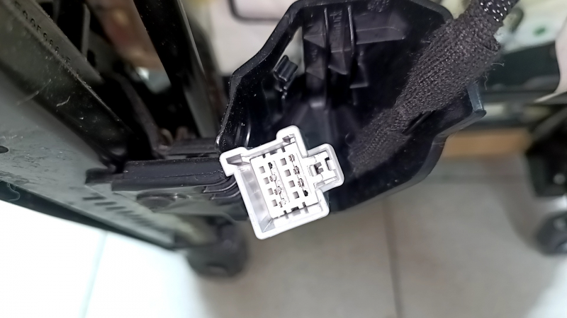 Заднее сиденье правое 2 ряд Volvo XC90 16-26 кожа бежевая, с подогревом, под 3 ряда