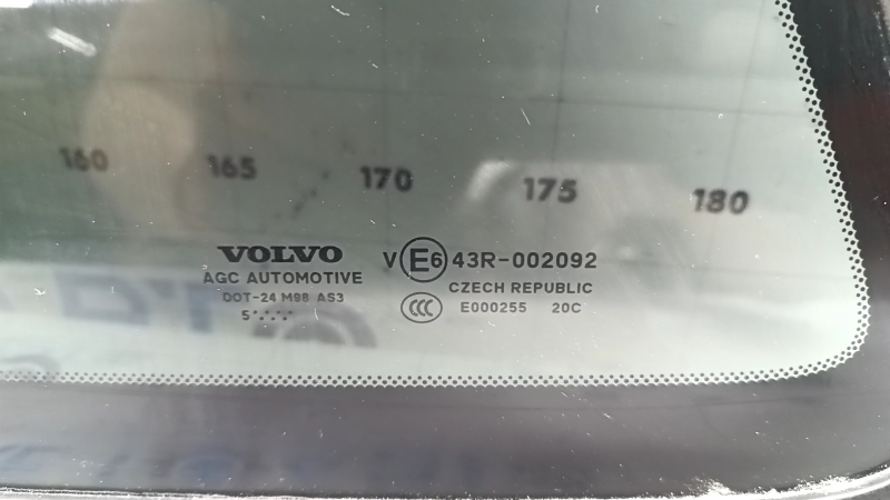 Форточка глухое стекло задняя левая Volvo XC90 16-26 тонировка с антенной, царапины на хроме