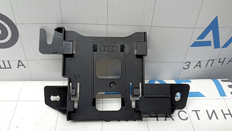 Кронштейн датчика слепых зон BSM правый Audi A6 C8 19-25