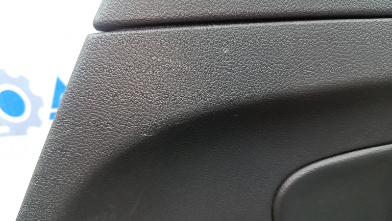 Обшивка двери карточка задняя правая Ford Escape MK3 13-19 дорест, черная, вставка и подлокотник черная кожа, с ручкой, царапины, потерта