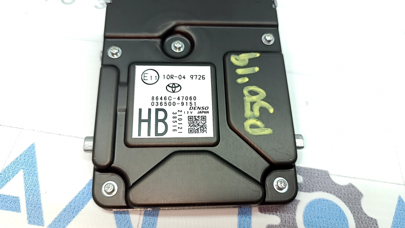 Камера слежения за полосой Toyota Prius 50 21-22 на лобовом