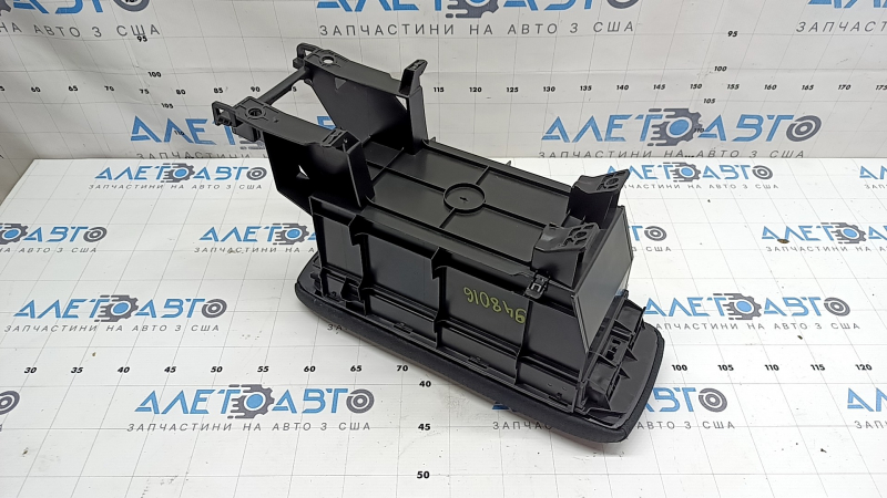 Подлокотник Toyota Prius 50 21-22 ткань черная, без консоли, под химчистку