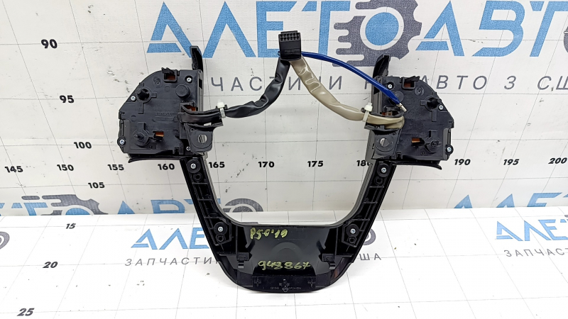 Кнопки управления на руле Toyota Prius 50 19-22 под слежение за полосой, радар, черные вставки, царапины