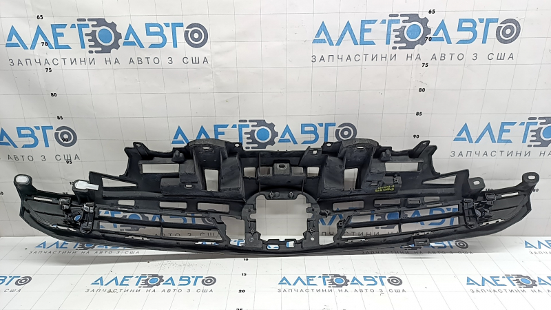 Решетка радиатора grill Toyota Prius 50 19-22 под парктроники