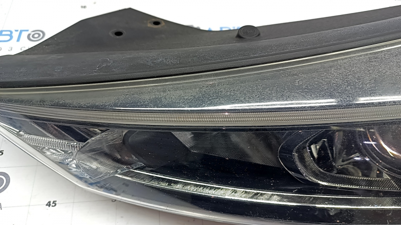 Фара передняя левая в сборе Hyundai Tucson 19-21 галоген с LED Accent, полез лак, царапины