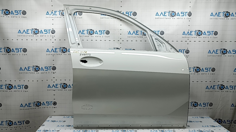 Дверь голая передняя правая BMW X7 G07 19-26 белый 300, вмятина