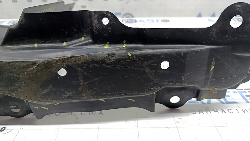 Защита двигателя боковая правая Toyota Prius 50 19-22 примят, затерт