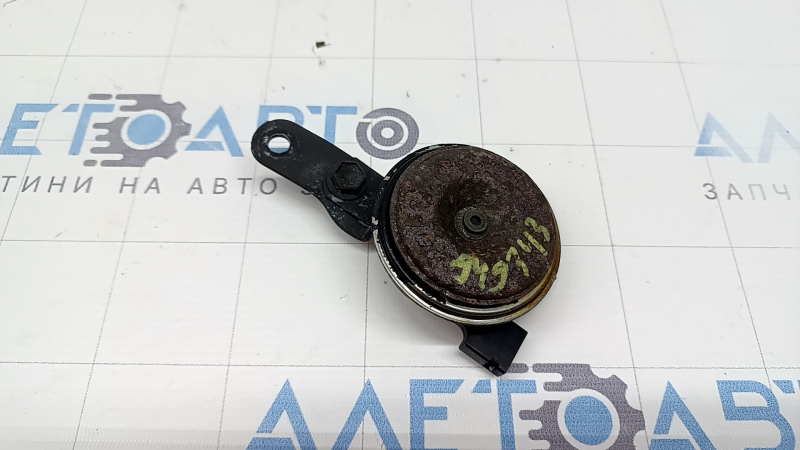 Сигнал правый Toyota Prius 50 16-22 high Denso с кронштейном, ржавый