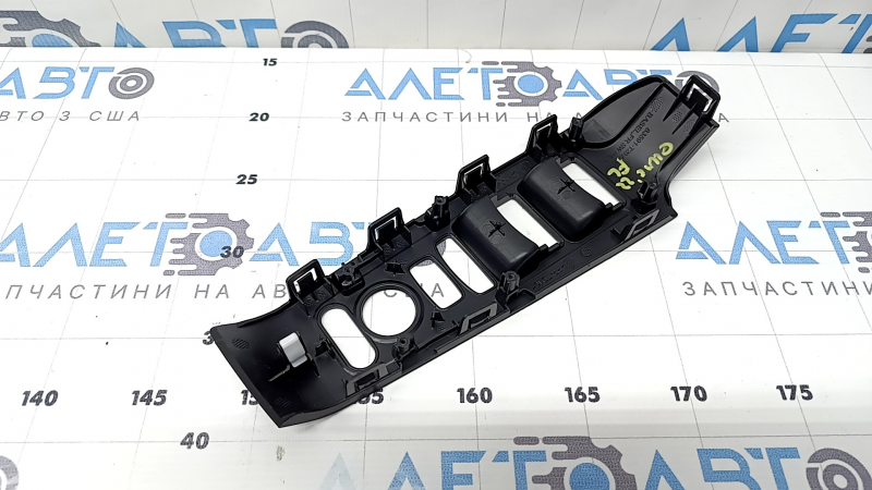 Накладка управления стеклоподъемником передним левым Honda Civic XI FE/FL 22-26 черная