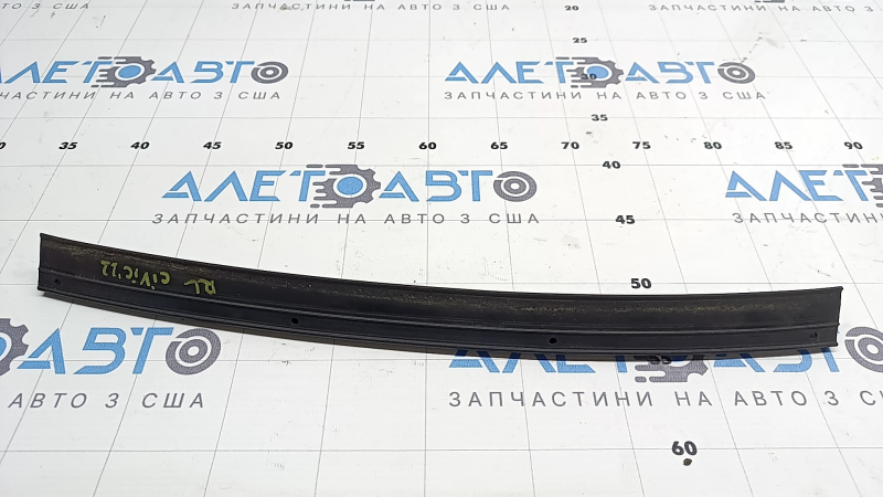 Уплотнитель двери задней левой нижний Honda Civic XI FE/FL 22-26