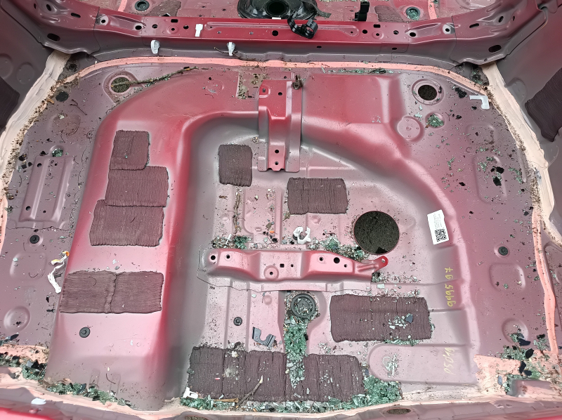 Корыто багажника Toyota Prius 50 19-22 AWD на кузове