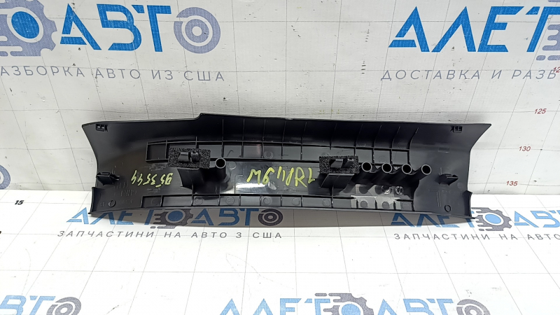 Накладка порога задняя левая Mazda 6 14-21 тип 1 черная, царапины