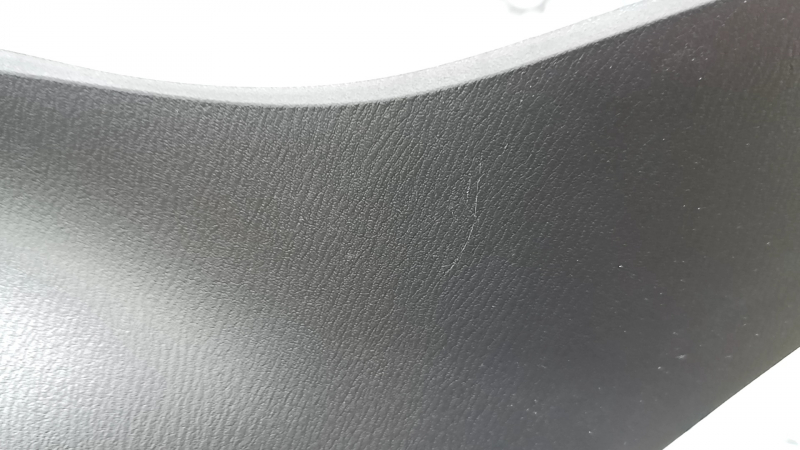 Накладка центральной консоли боковая правая Mazda 6 18-21 передняя, черная, потерта