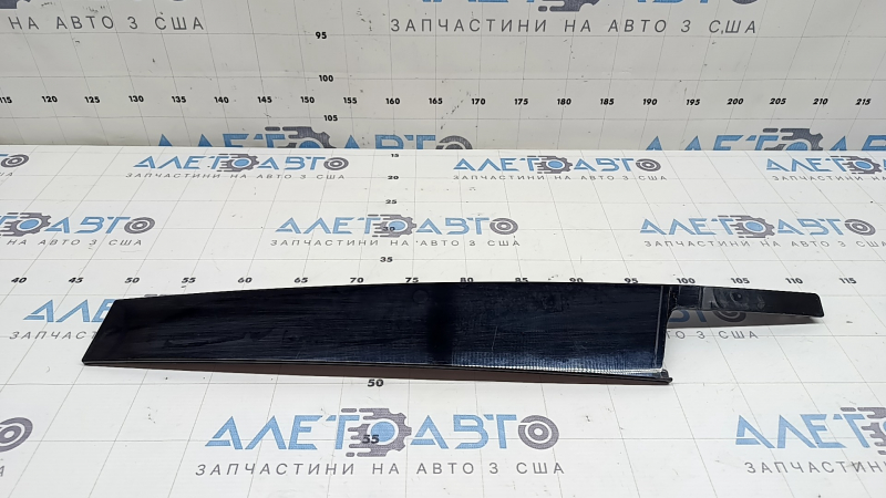 Накладка двери боковая передняя правая Audi Q5 80A 18-25 черный глянец, царапины