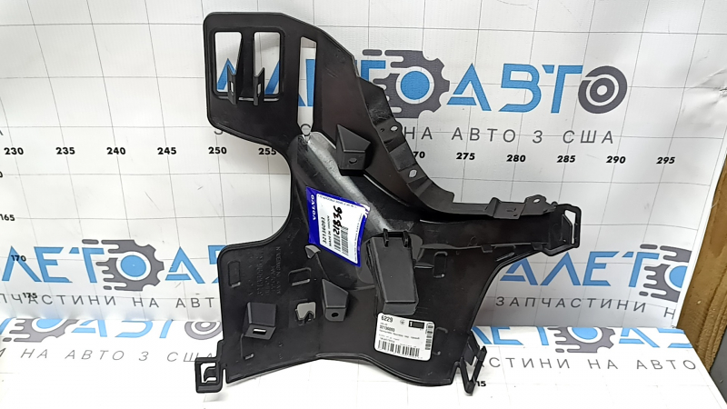 Крепление переднего бампера правое внешнее Volvo C40 22-24