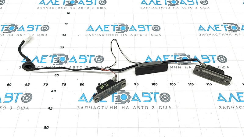 Подсветка номера крышки багажника Hyundai Sonata 11-14 с кнопкой, 1 фишка, трещины в стекле