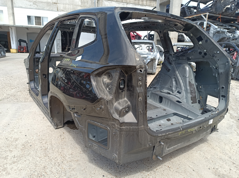 Четверть крыло задняя левая BMW X3 G01 18-24 на кузове, коричневая, тычка