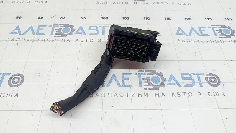 Фишка на блок ECU компьютер двигателя Hyundai Sonata 20-23 HEV, желтая