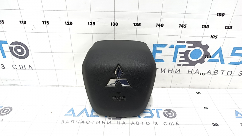 Подушка безопасности airbag в руль водительская Mitsubishi Outlander 22-26 черная, царапины, полез хром