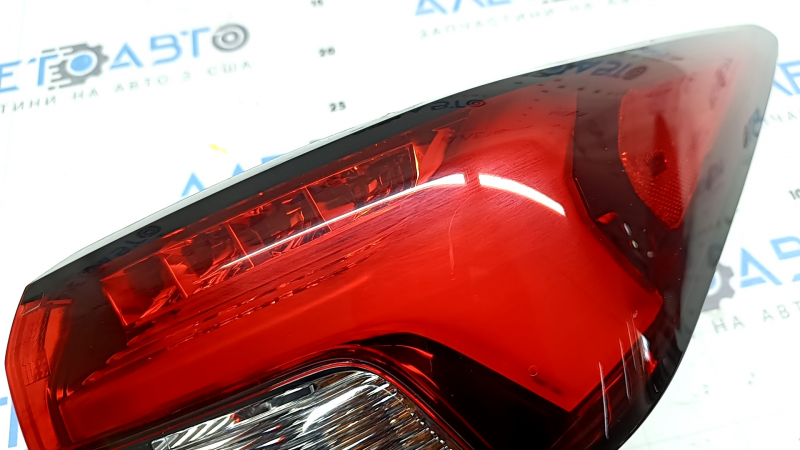 Фонарь внешний крыло правый Mitsubishi Outlander 22-26 царапины