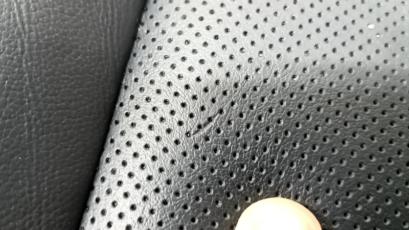 Обшивка подушки пассажирского сидения Hyundai Santa FE 21-23 кожа черная, с подогревом, под вентиляцию, царапины, трещина, под чистку
