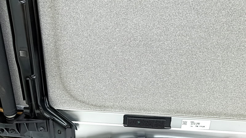Панорама в сборе Hyundai Santa FE 21-23 серая шторка, под химчистку, песок, надломаны крепления накладок