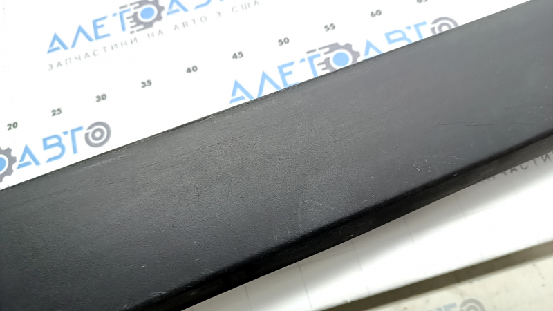 Порог правый Land Rover Range Rover Velar 18-23 структура, царапины