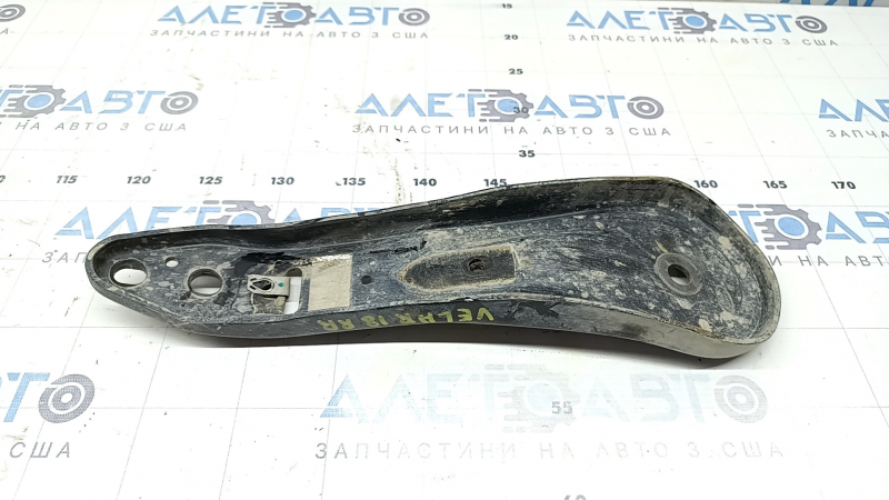 Лопух заднего подрамника передний правый Land Rover Range Rover Velar 18-23