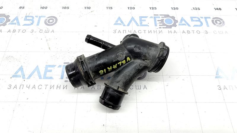 Фланец системы охлаждения Land Rover Range Rover Velar 18-26 2.0T