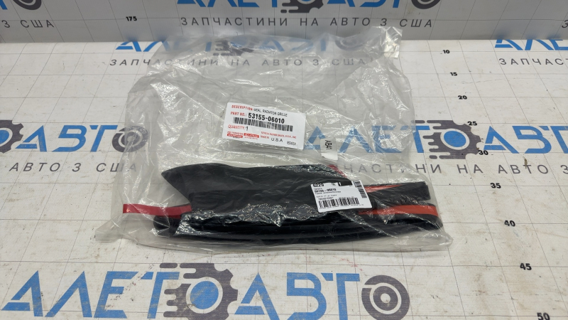 Уплотнитель капота на бампере Lexus ES300h ES350 16-18 рест