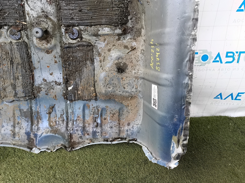 Корыто багажника Honda Accord 23-26 высверлено, вмятина