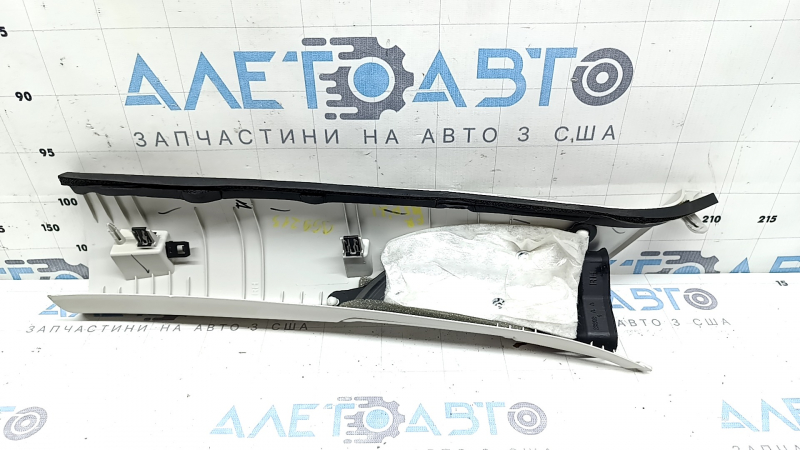 Накладка передней стойки правая Ford Bronco Sport 21-26 серая, под чистку, царапины