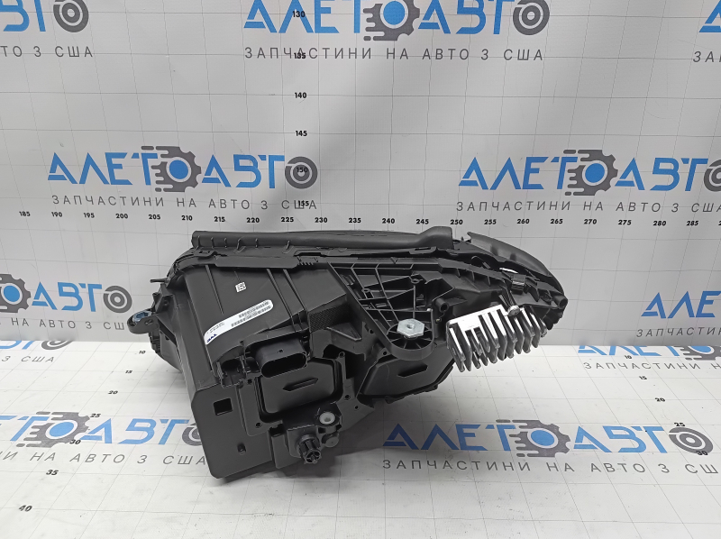 Фара передняя правая Mercedes C-class W205 15-18 Static LED