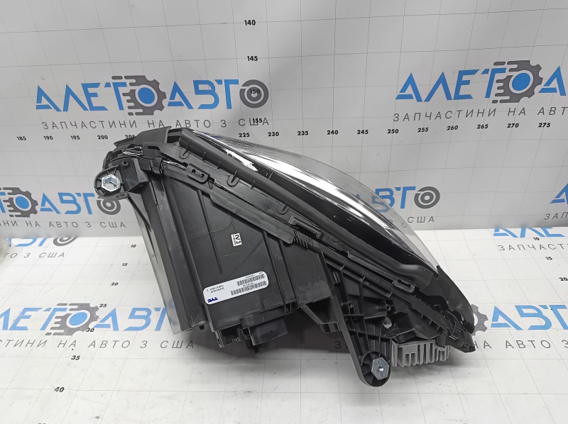 Фара передняя правая Mercedes C-class W205 15-18 Static LED