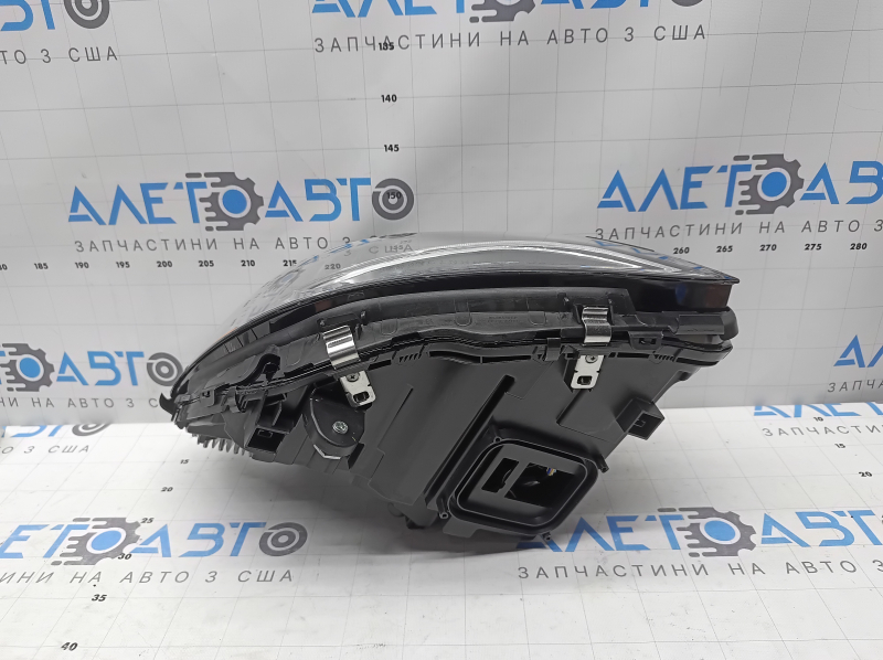 Фара передняя правая Mercedes C-class W205 15-18 Static LED