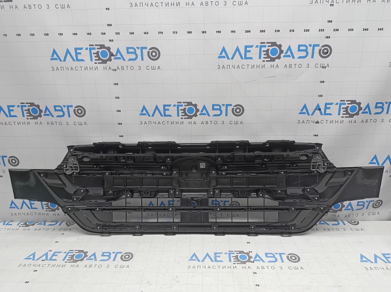 Решетка радиатора grill в сборе Subaru Forester 25-26