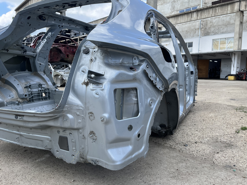 Четверть крыло задняя правая Porsche Cayenne 19-26 на кузове, серебро, замят лонжерон