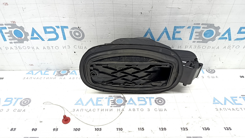 Корпус лючка бензобака Porsche Cayenne 19-26 с замком