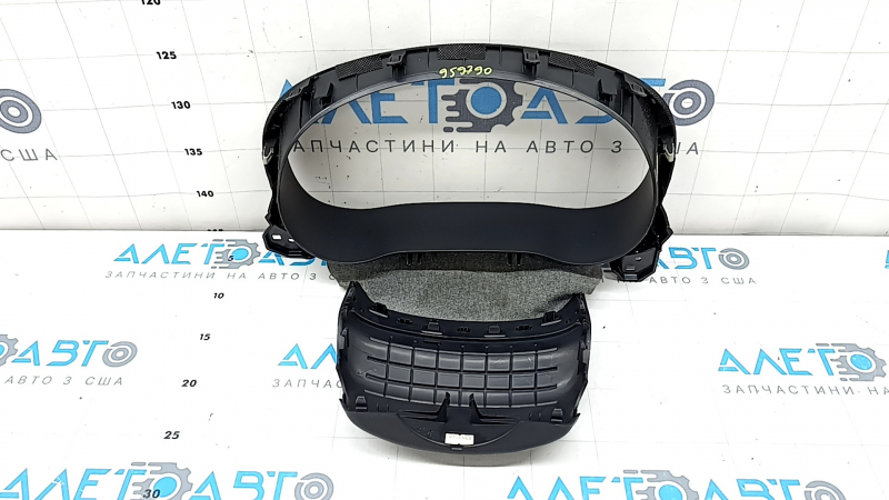Накладка щитка приборов Kia Sportage 17-22 черная, царапина